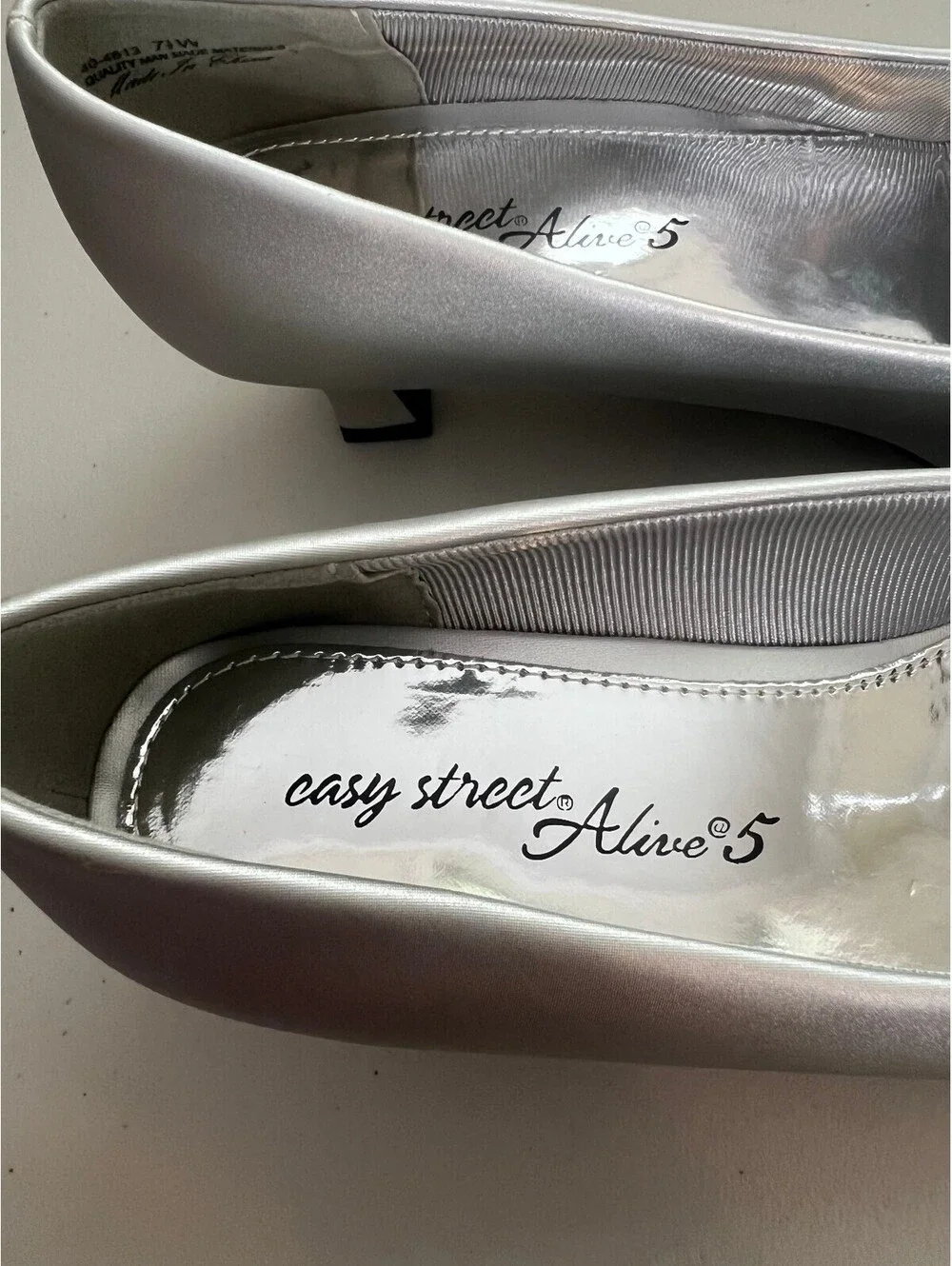 Easy Street Womens Waive Pump , SILVER SATIN , Size, 7.5